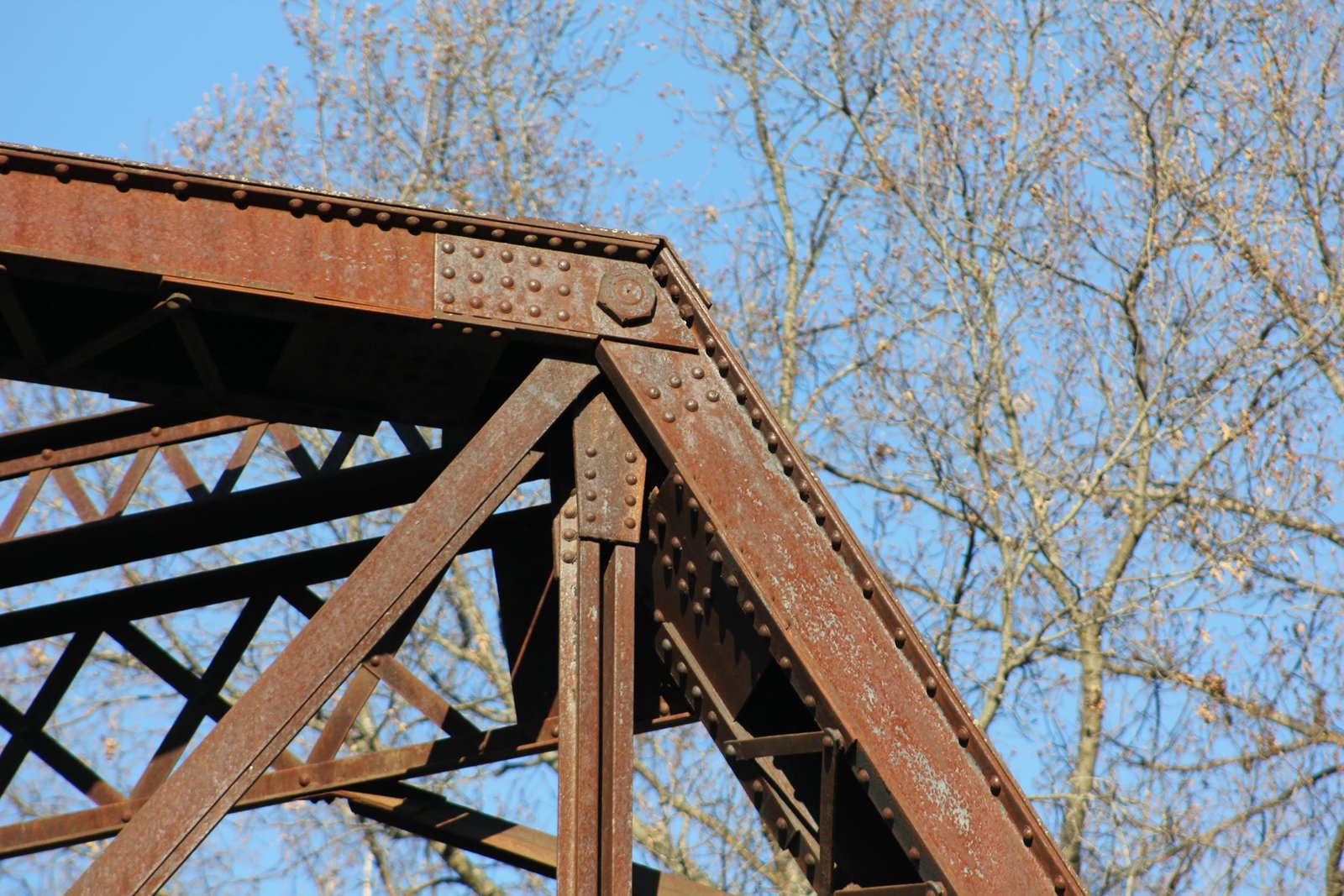 Upper angle connection